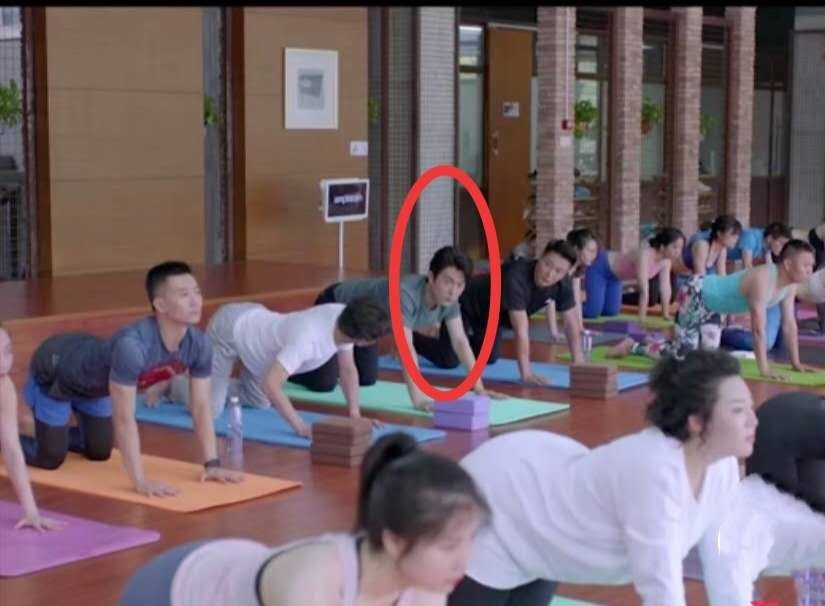 勒東 李乃文 李宗翰來赢球瑜伽練習